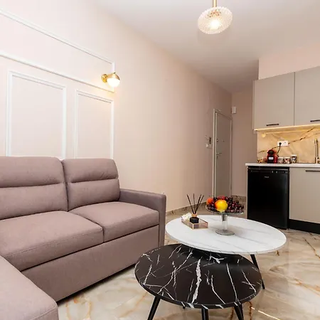 Seaside Renovated 2br 1 Minute Walk To The No Car Needed