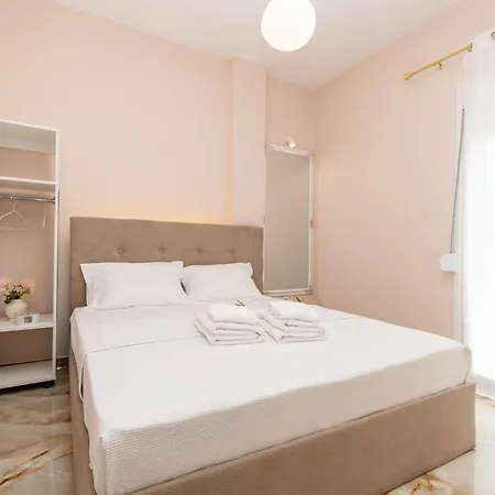 Seaside Renovated 2br 1 Minute Walk To The No Car Needed Lejlighed *
