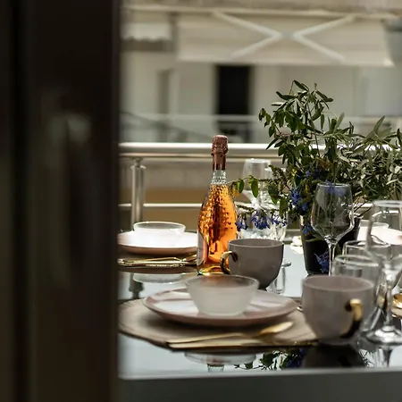 Seaside Renovated 2br 1 Minute Walk To The No Car Needed Potidée