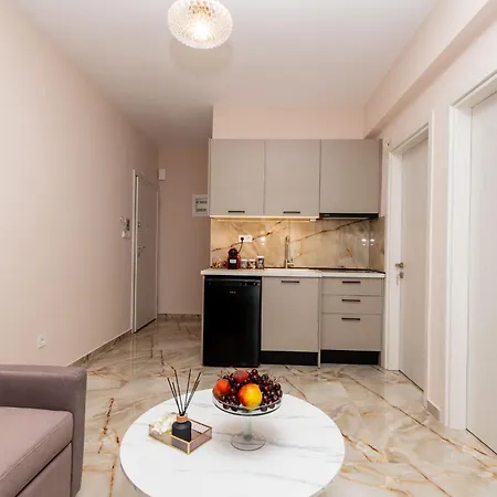 Seaside Renovated 2br 1 Minute Walk To The No Car Needed *