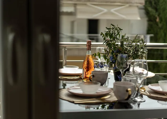 Seaside Renovated 2br 1 Minute Walk To The No Car Needed Potidée