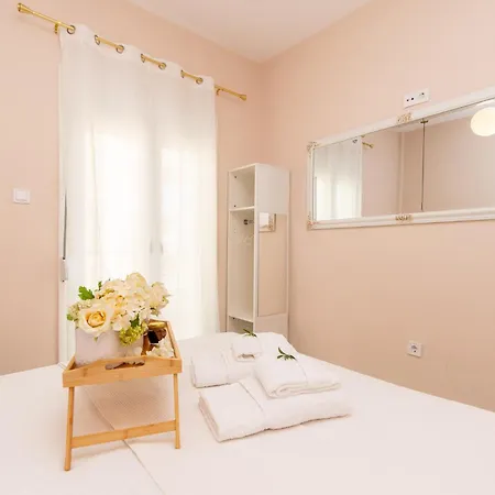 Διαμέρισμα Seaside Renovated 2br 1 Minute Walk To The No Car Needed Νέα Ποτίδαια